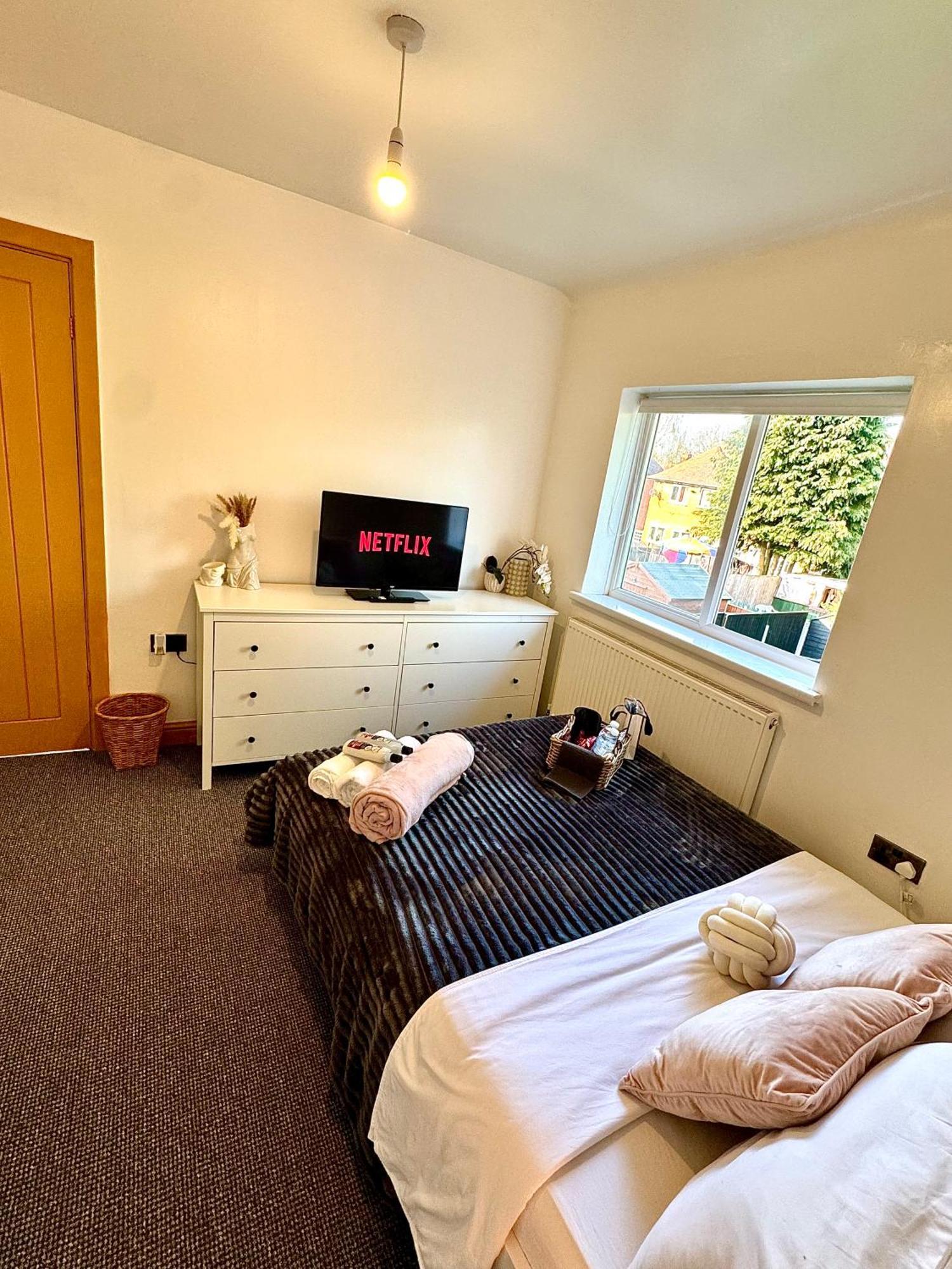 Contractor Haven- 3Bdr Crew House, Free Parking, Fast Wifi & Private Garden Apartment Nottingham Exterior foto